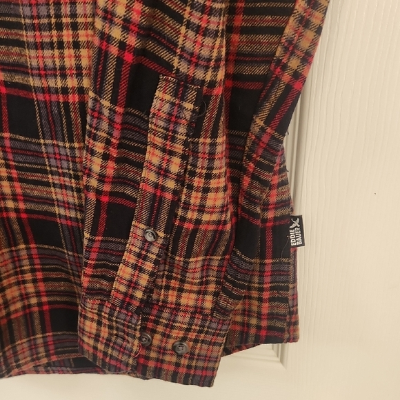 Eddie Bauer Lightweight Red and Black Plaid Shirt Jacket - Picture 6 of 7
